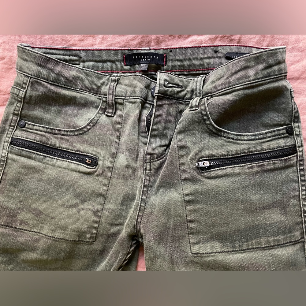 Sanctuary Camo Jeans with zipper details on pockets